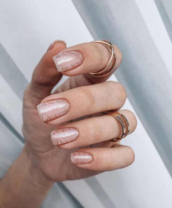 Printemps de manucure délicat