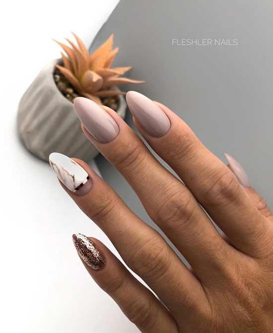 Nu pour les ongles longs