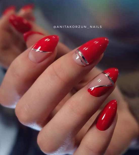 Manucure rouge avec bandes autocollantes