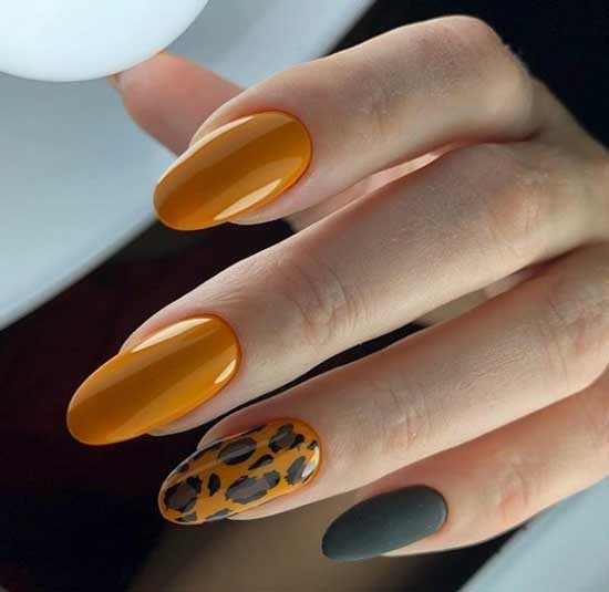 Manucure marron moutarde