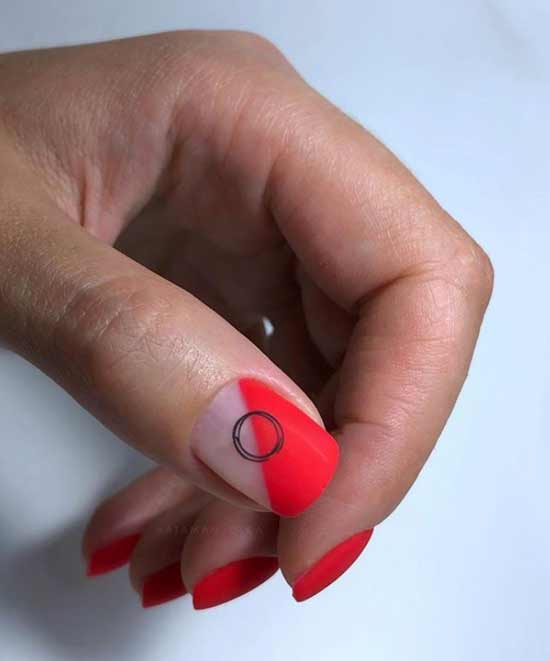 Cercles noirs sur ongles rouges
