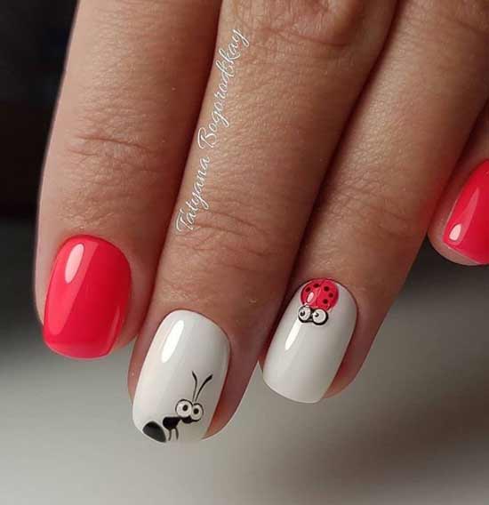 Rouge avec des dessins sur fond blanc