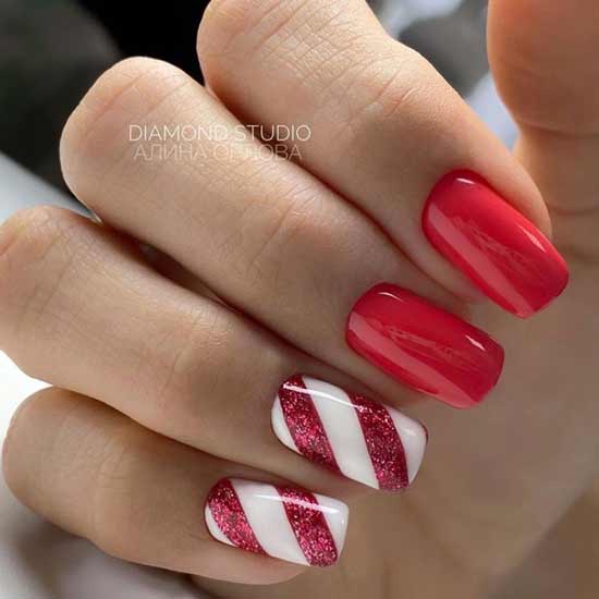 Manucure rouge et blanche avec des paillettes assorties