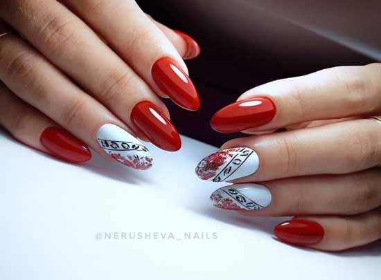 Tomate avec manucure de couleur blanche