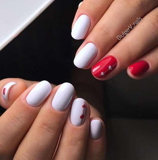 Une main est vernis rouge l'autre est blanc