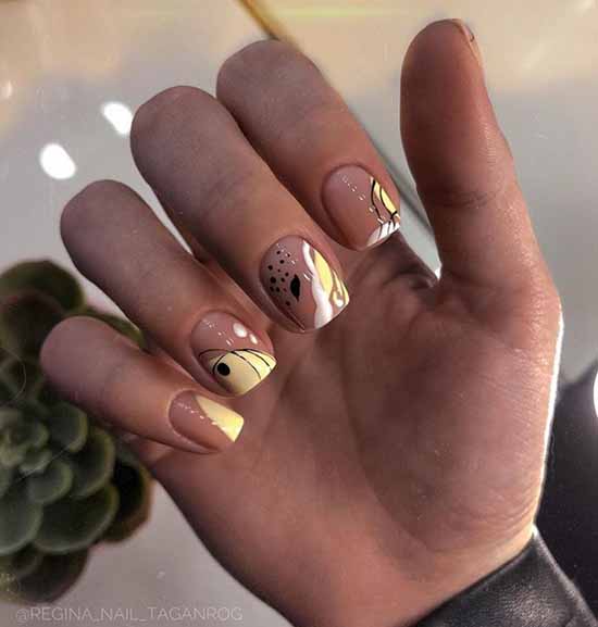 Conception d'ongles simple: types et nouveaux éléments spectaculaires sur la photo