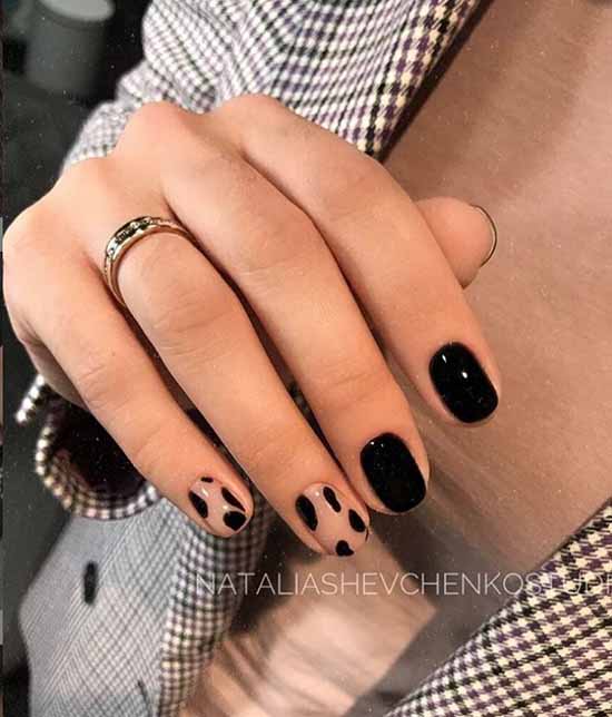 Conception d'ongles simple: types et nouveaux éléments spectaculaires sur la photo