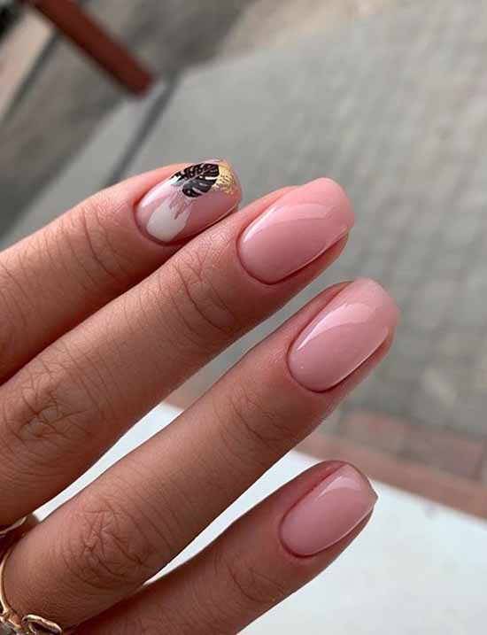 Photo simple de manucure nue