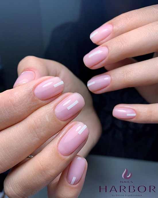 Conception d'ongles simple: types et nouveaux éléments spectaculaires sur la photo