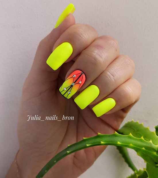 Manucure néon 2025-2026: photos, actualités, meilleures idées de design