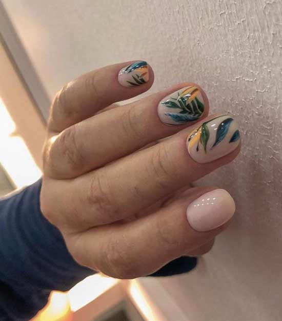 Ongles courts design imprimé végétal