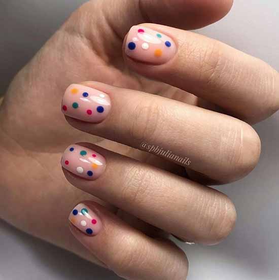 Design pour les ongles courts 2026: nouvelle manucure, idées de photo