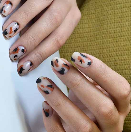 Manucure d'automne à la mode 2025-2026: photos, tendances, idées de nail art