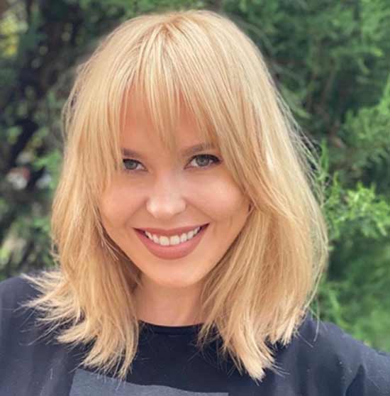 Coupe de cheveux Bob avec une frange