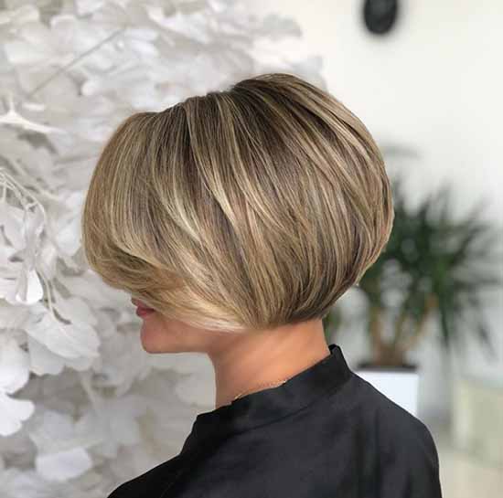 Coupe de cheveux Bob-caret 2026: photos, actualités, formes à la mode