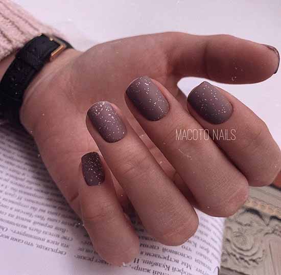 Les principales tendances en design d'ongles automne 2026: nouvelles photos