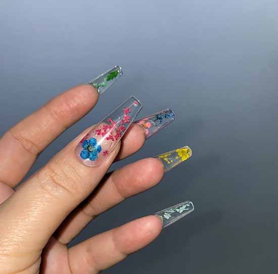Les principales tendances en design d'ongles automne 2026: nouvelles photos