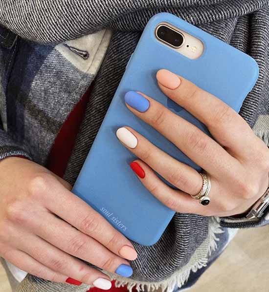 Les principales tendances en design d'ongles automne 2026: nouvelles photos