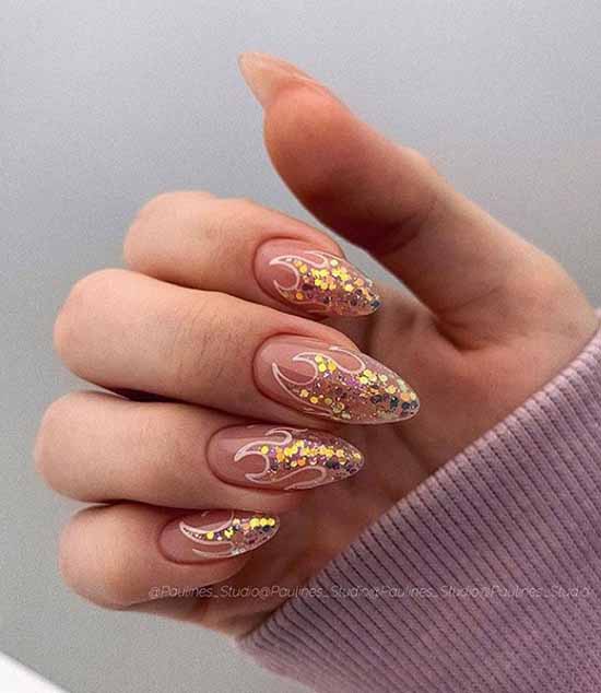 Manucure avec des paillettes sur le bout des ongles : photos, nouveautés