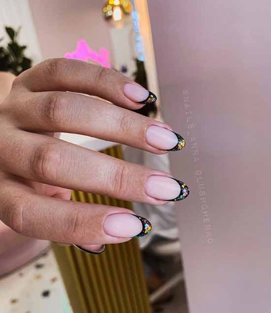 Manucure avec des paillettes sur le bout des ongles : photos, nouveautés