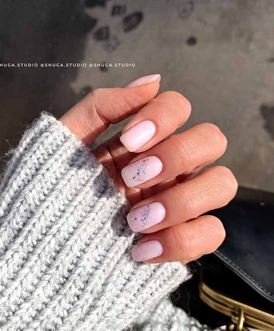 Manucure avec des paillettes sur le bout des ongles : photos, nouveautés