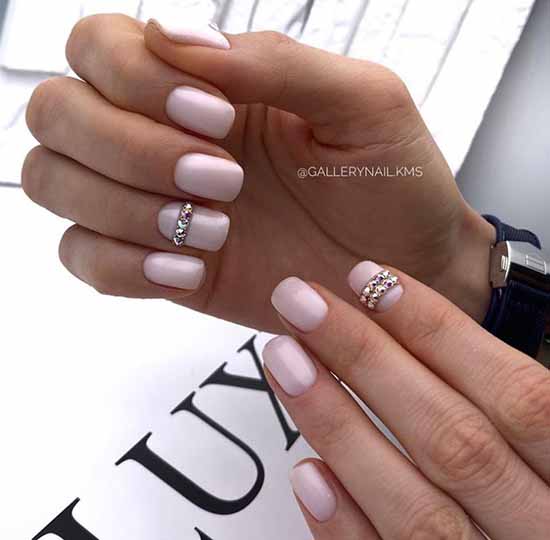 Conception d'ongles avec strass 2026: photos, nouveautés exquises