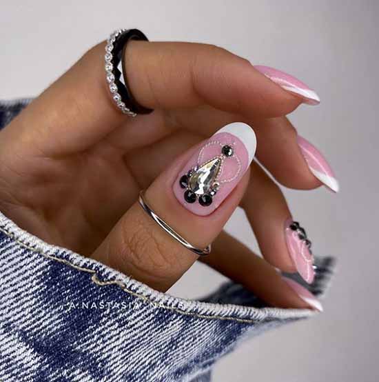 Conception d'ongles avec strass 2026: photos, nouveautés exquises