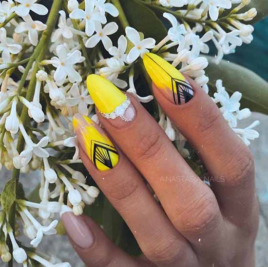 Conception d'ongles avec strass 2026: photos, nouveautés exquises