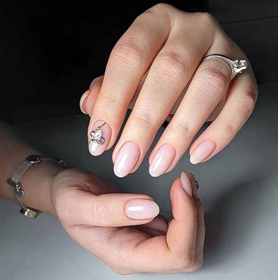 Conception d'ongles avec strass 2026: photos, nouveautés exquises