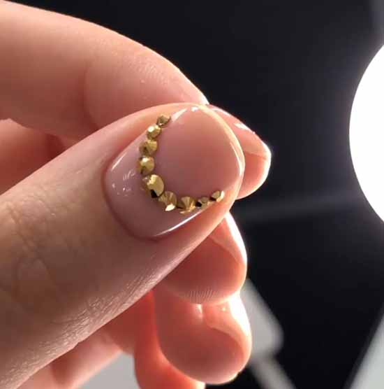 Conception d'ongles avec strass 2026: photos, nouveautés exquises