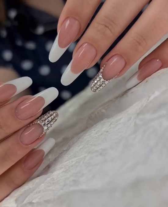 Conception d'ongles avec strass 2026: photos, nouveautés exquises