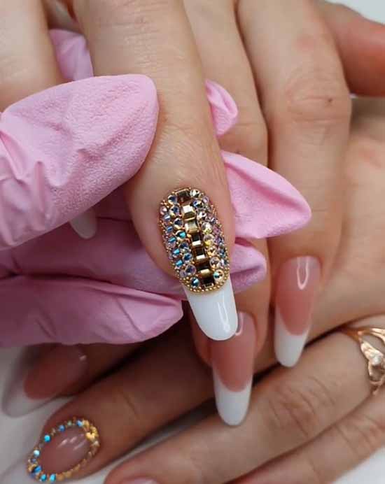 Conception d'ongles avec strass 2026: photos, nouveautés exquises