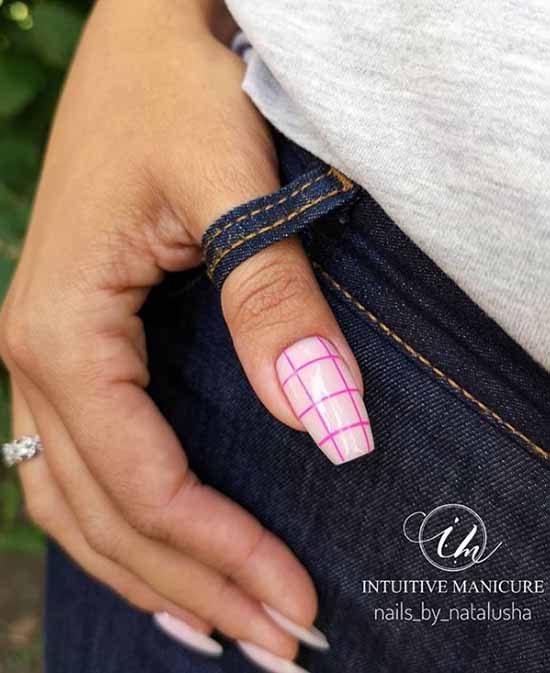 Manucure scolaire 2026: idées, nouveaux designs sur la photo