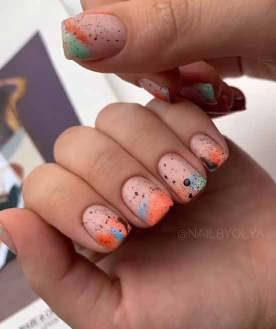 Manucure scolaire 2026: idées, nouveaux designs sur la photo