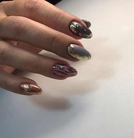 Manucure combinée avec du papier d'aluminium