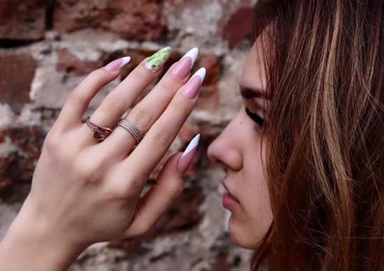 Blanc avec photo imprimée de plantes