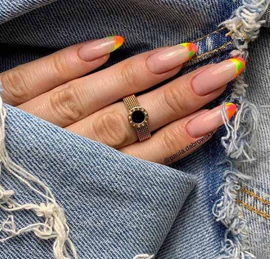 Manucure française avec un motif: nouveautés françaises 2026