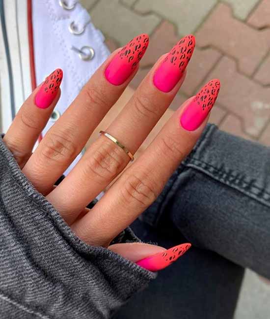 Manucure française avec un motif: nouveautés françaises 2026