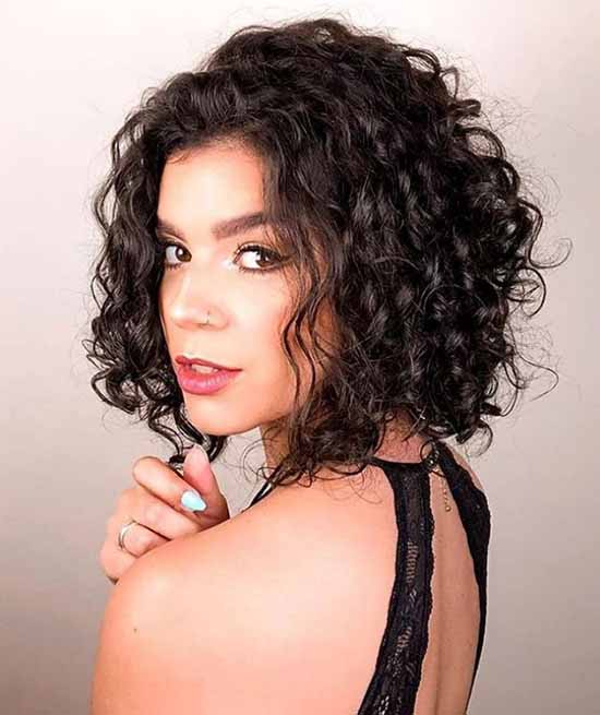 Coupes de cheveux à la mode pour les cheveux mi-longs 2026: photos, tendances