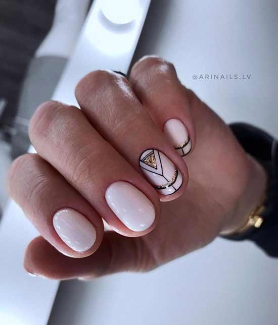 Ongles courts à paillettes géométriques