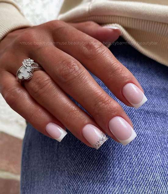 Veste blanche à sequins