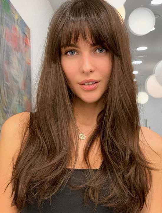 Les meilleures coupes de cheveux avec une frange 2026: photos, formes à la mode