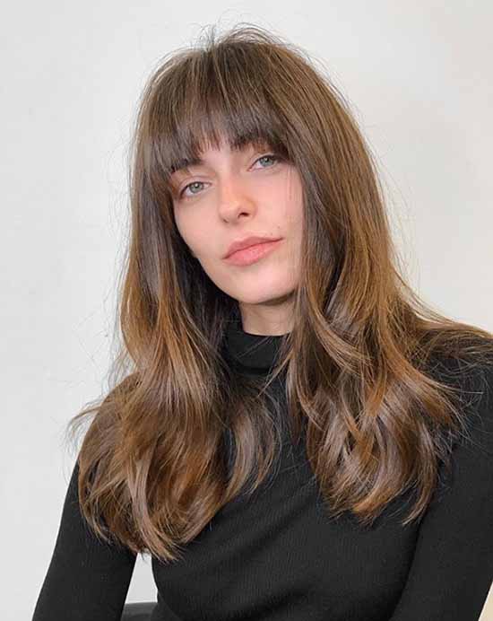 Les meilleures coupes de cheveux avec une frange 2026: photos, formes à la mode