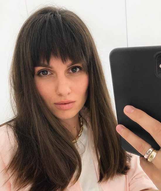 Les meilleures coupes de cheveux avec une frange 2026: photos, formes à la mode