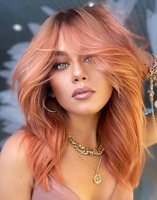 Longue frange 2026 : quelles coupes de cheveux pour porter une longue frange, photo