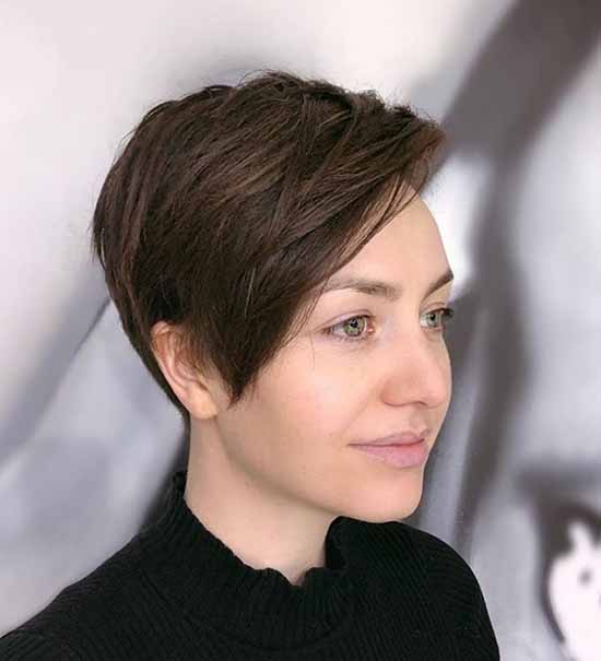 Longue frange 2026 : quelles coupes de cheveux pour porter une longue frange, photo