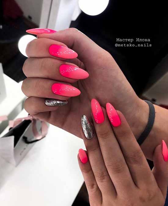 Ombre rouge sur les ongles avec des paillettes