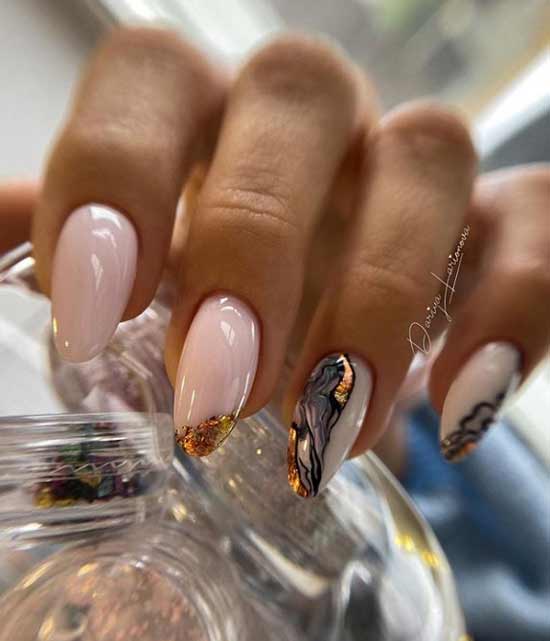 Conception de marbre sur les ongles