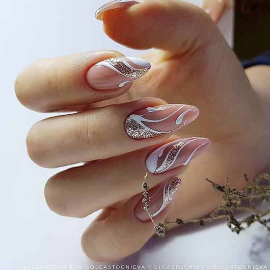 Manucure pailletée beige: idées de conception d'ongles gracieuses