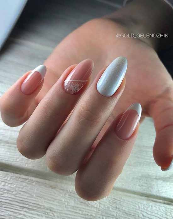 Manucure française avec des étincelles pour la nouvelle année